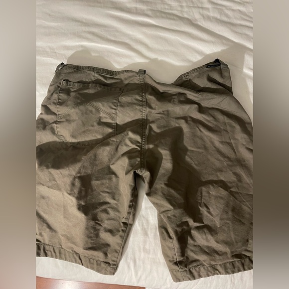 Dark kaki shorts - Picture 4 of 4